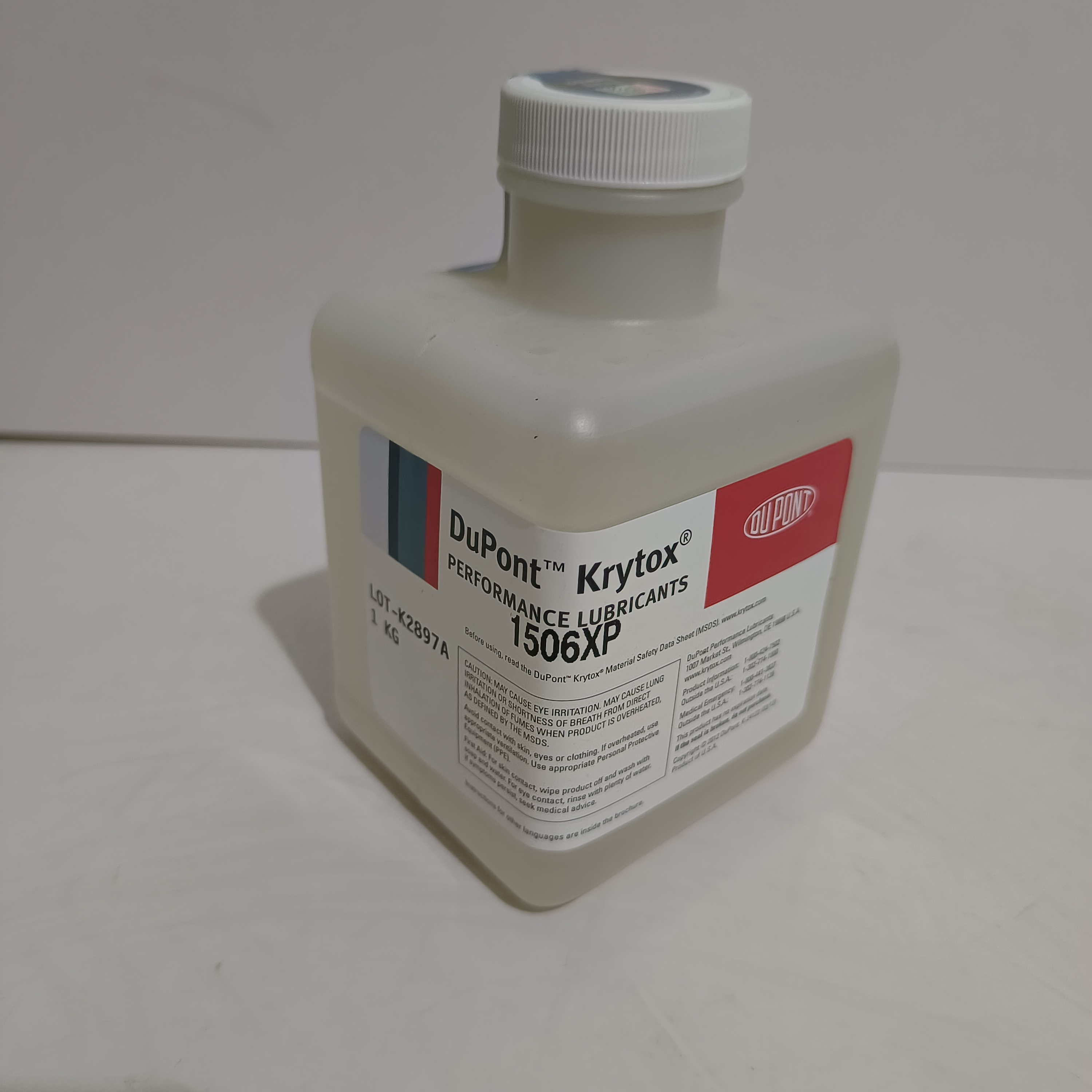 Krytox VPF 1506全氟聚醚真空泵润滑油在121℃，22小时挥发率为9%。